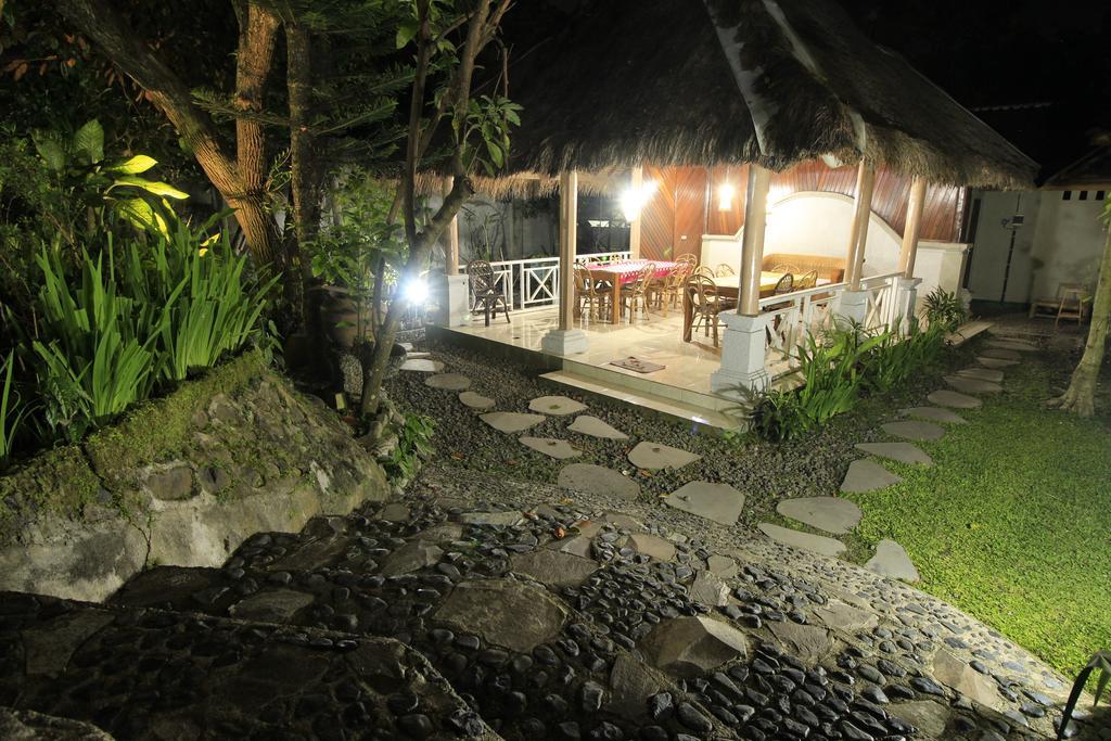 Villa Bale Seni Mataram Exterior foto